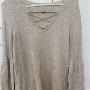AMERICAN EAGLE CUTE SWEATER